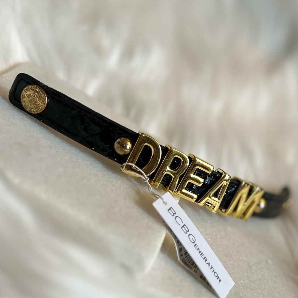 ✔️NWT BCBGeneration Black Dream Bracelet